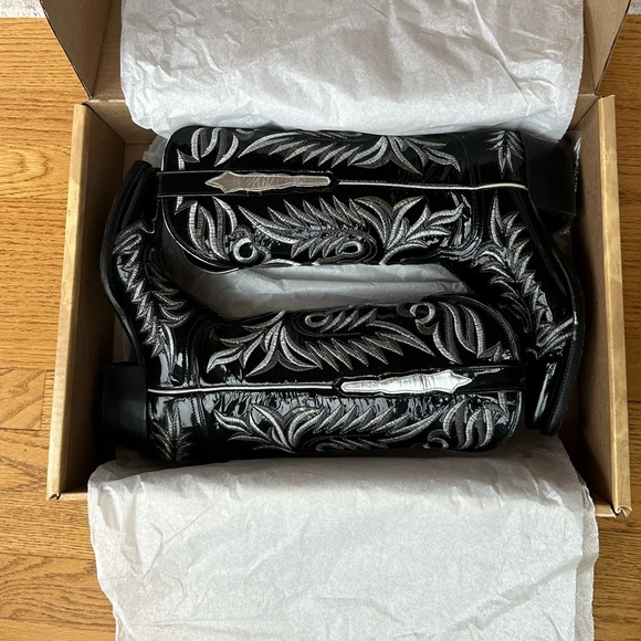 RARE Lucchese Women’s Black Patent Leather Cowboy Boots with Silver Stitching 7 - Picture 6 of 9